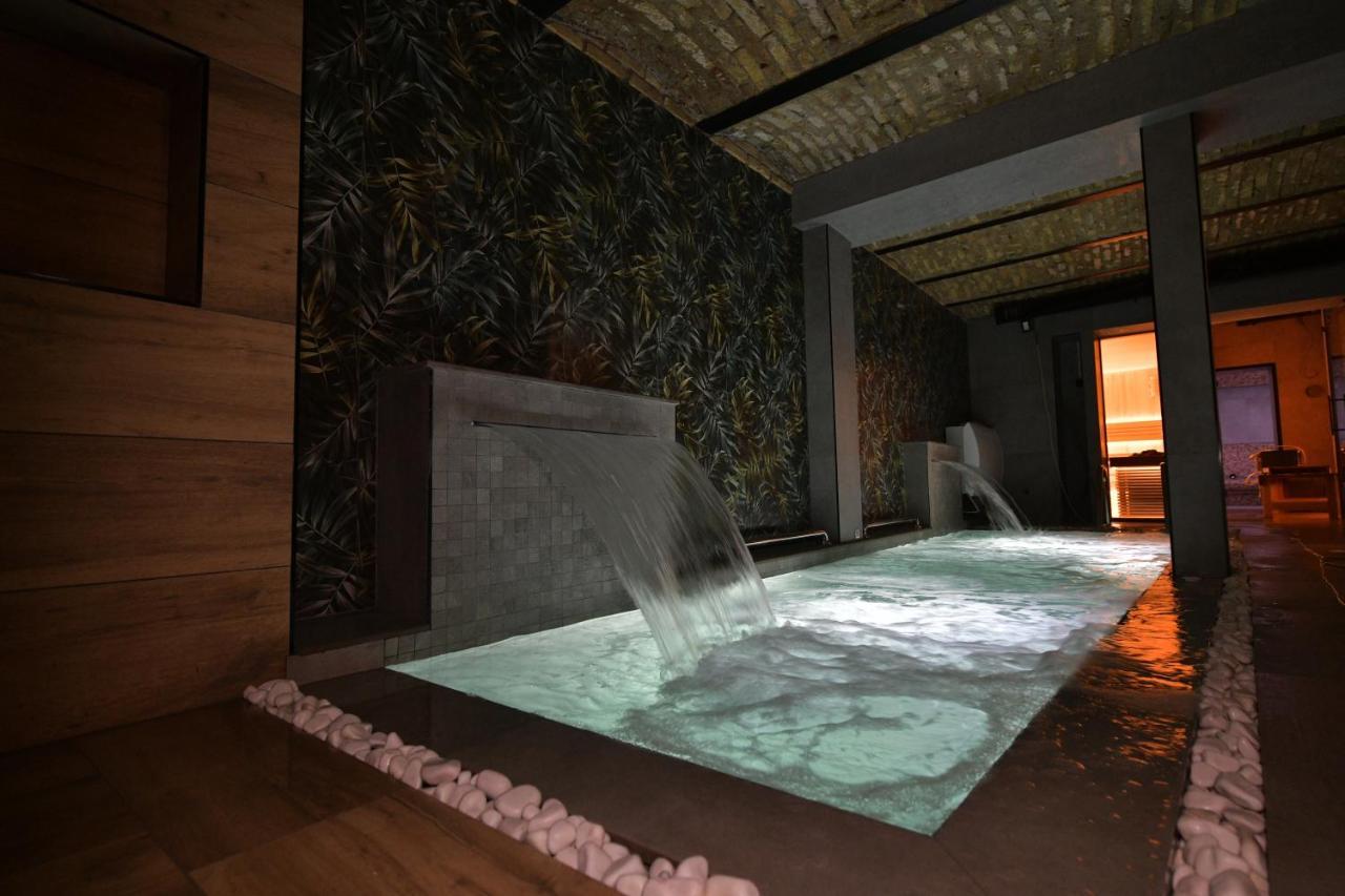 Royal Wellness And Spa 鲁马 外观 照片