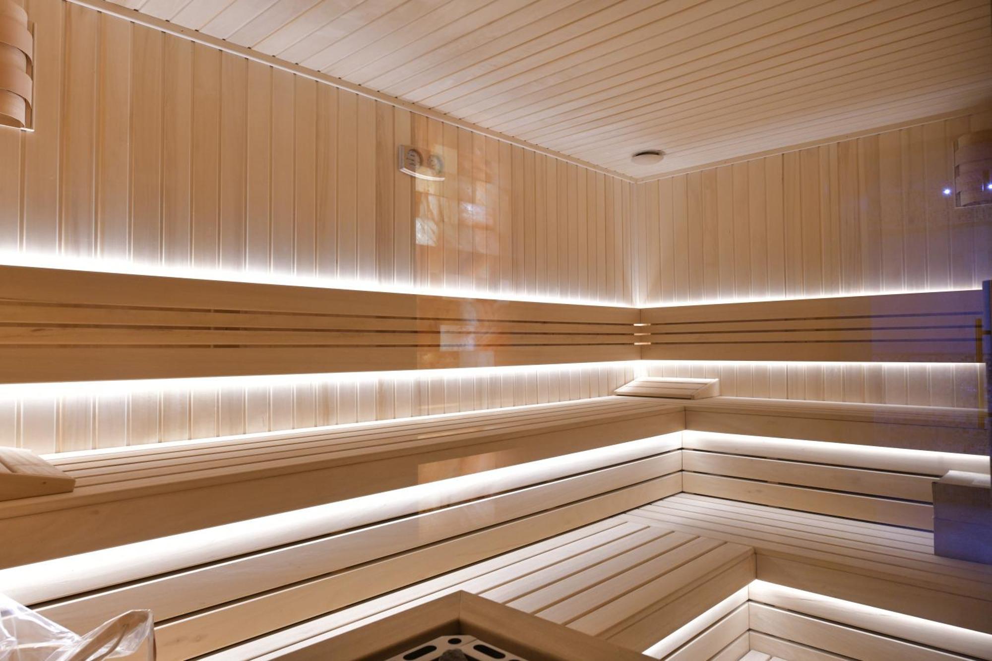 Royal Wellness And Spa 鲁马 外观 照片